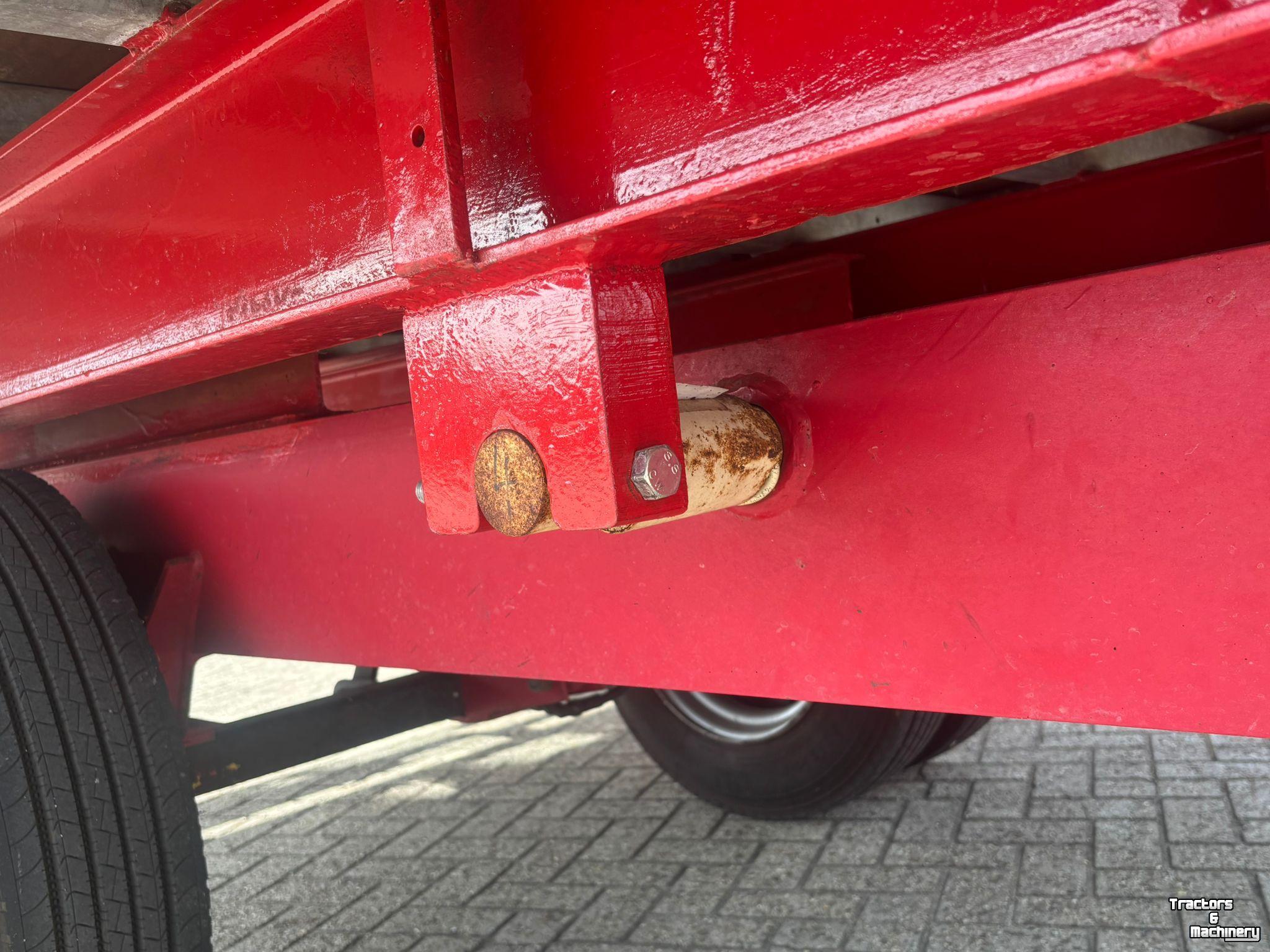 Kipper / Kiepwagen / Landbouwkipper  Plattewagen met weeginrichting