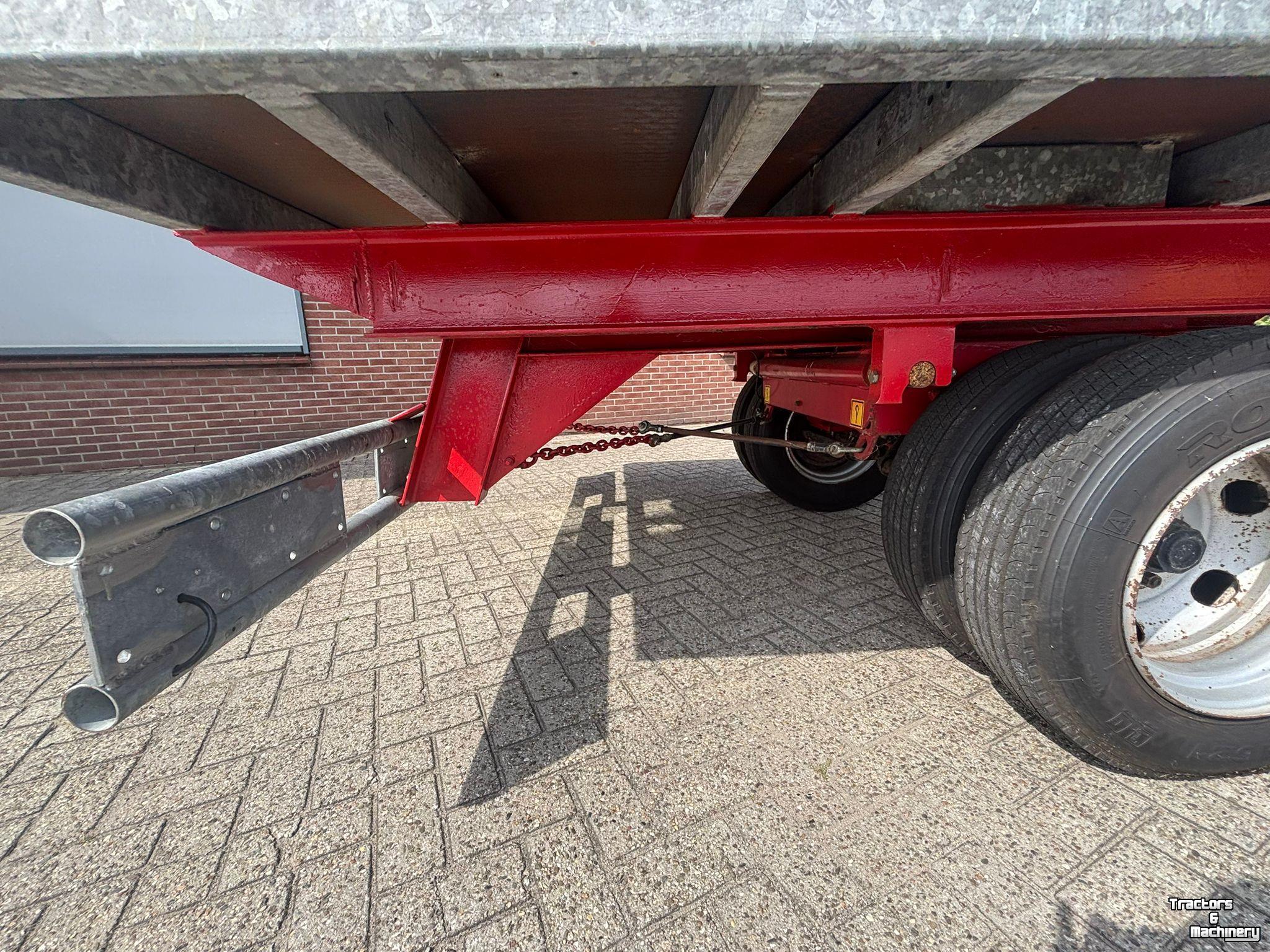 Kipper / Kiepwagen / Landbouwkipper  Plattewagen met weeginrichting