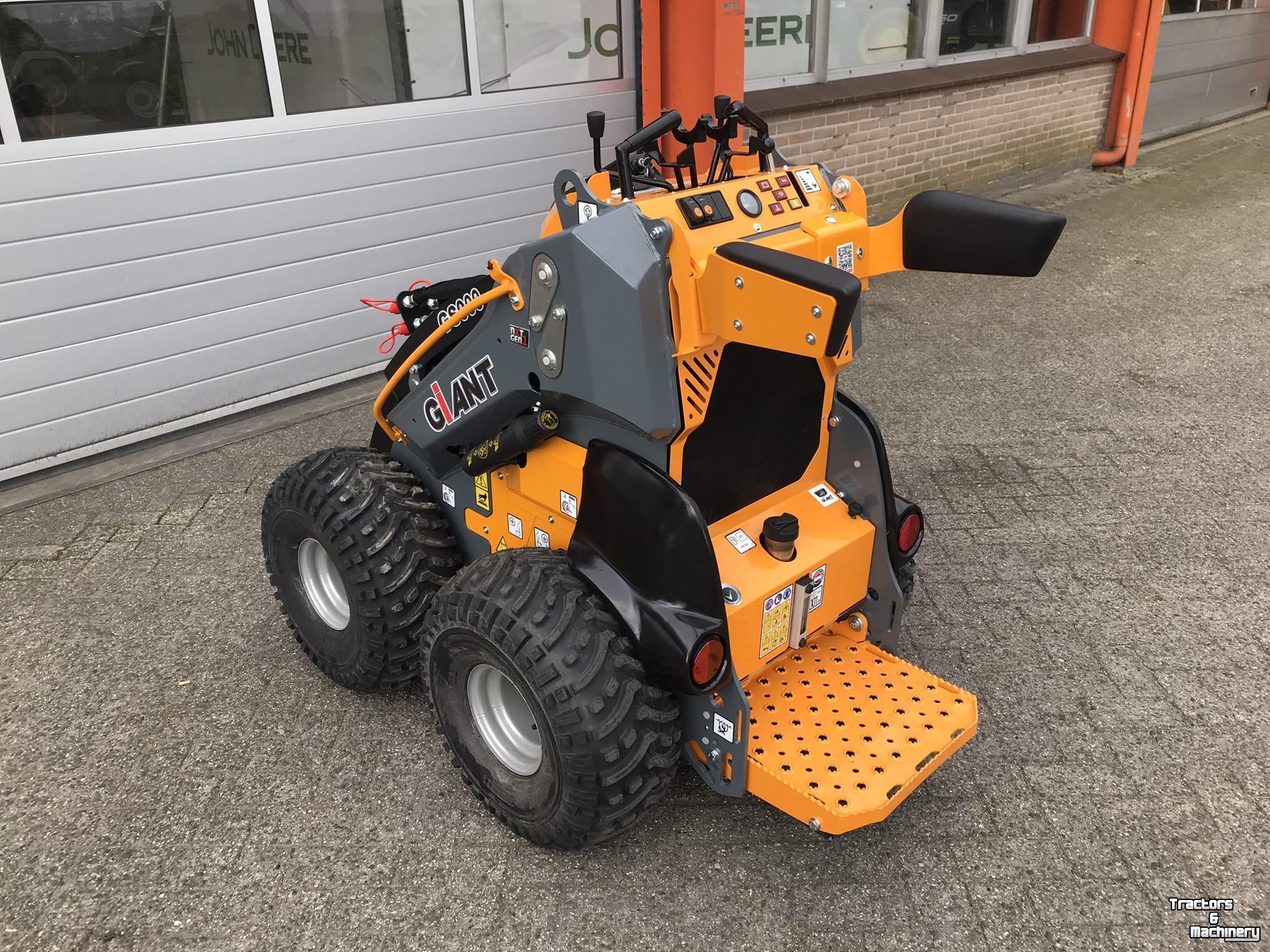 Shovel / Wiellader / Kniklader Giant GS900