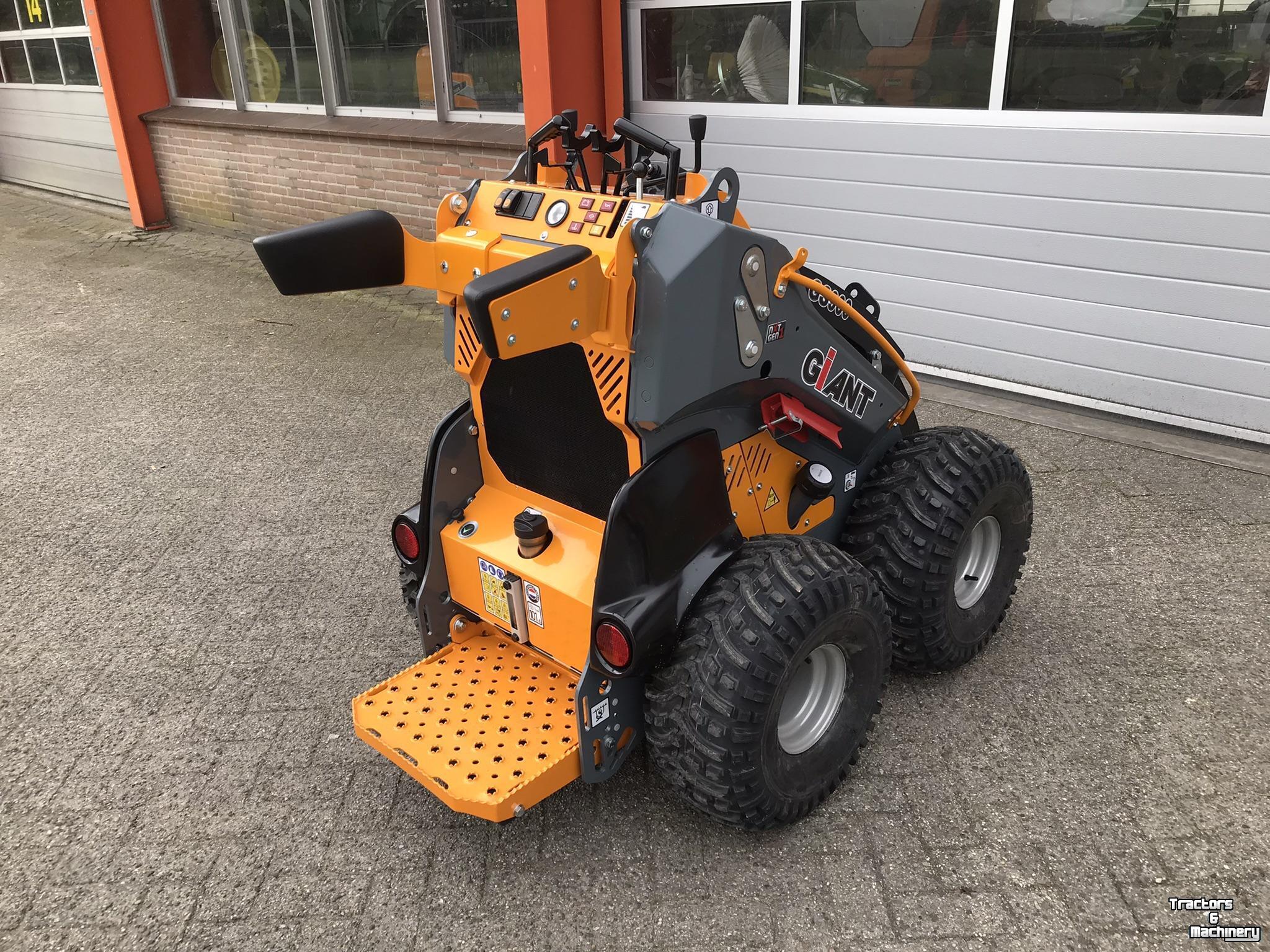 Shovel / Wiellader / Kniklader Giant GS900