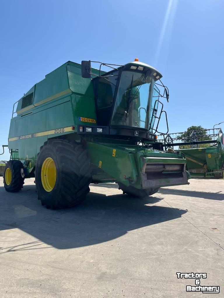 Maaidorser / Combine John Deere 2066