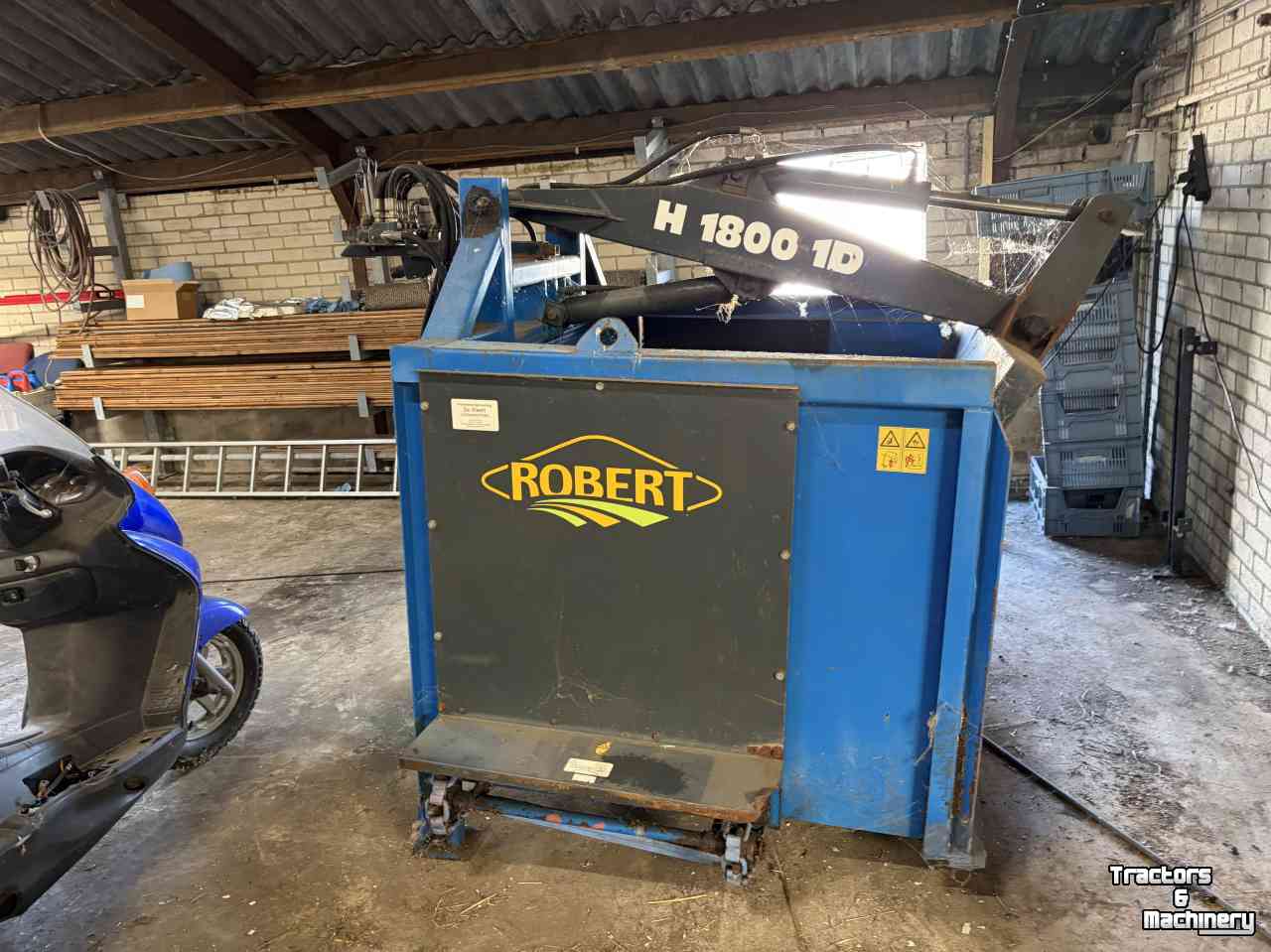 Voeruitkuilbak Robert N1800 1D