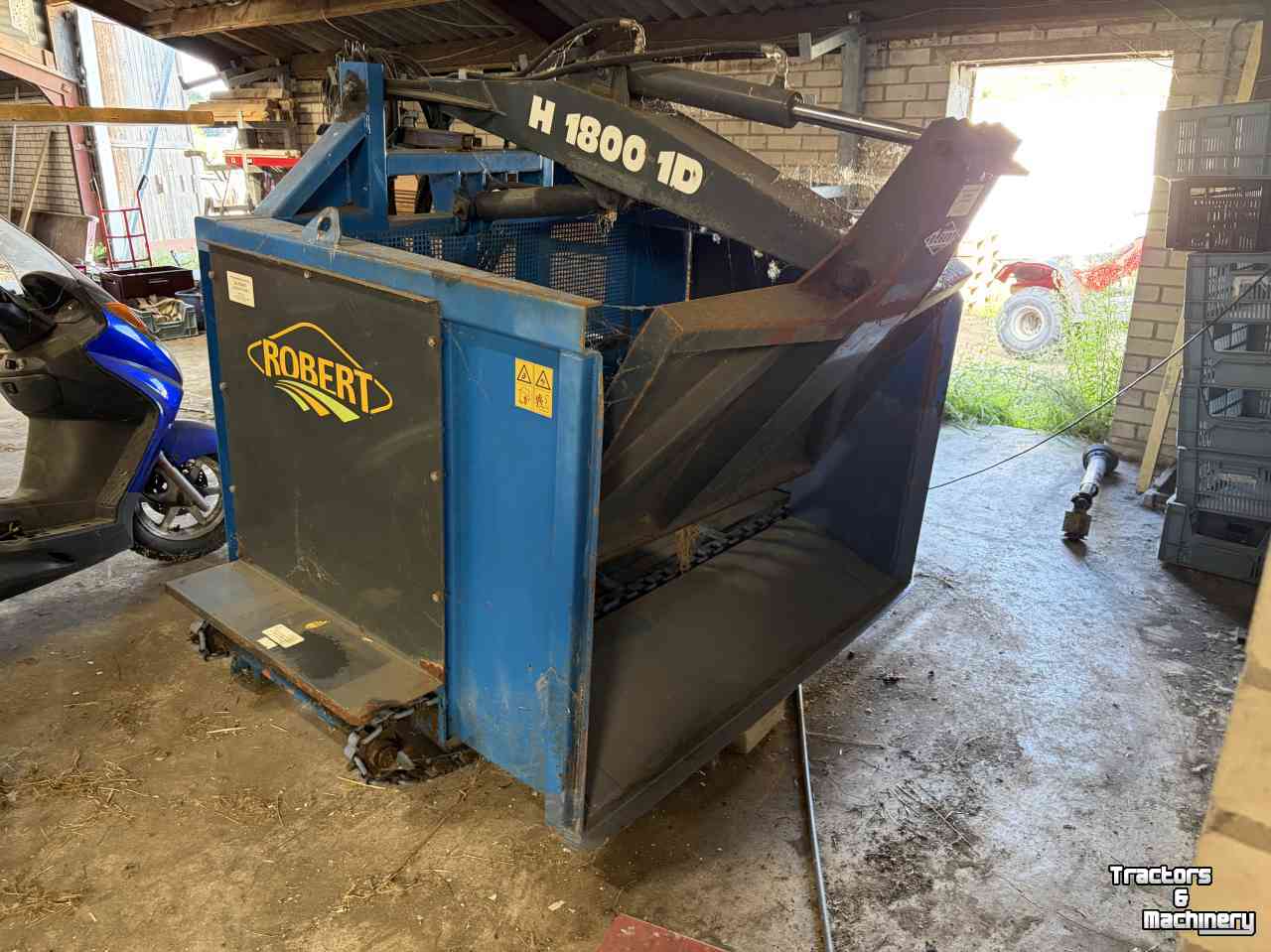 Voeruitkuilbak Robert N1800 1D