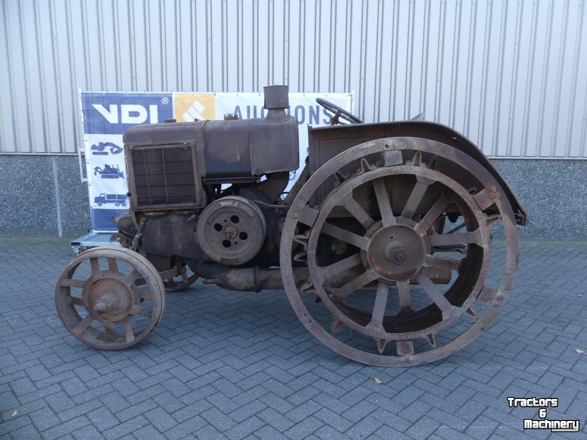 Tractor / Trekker  HSCS R30-35