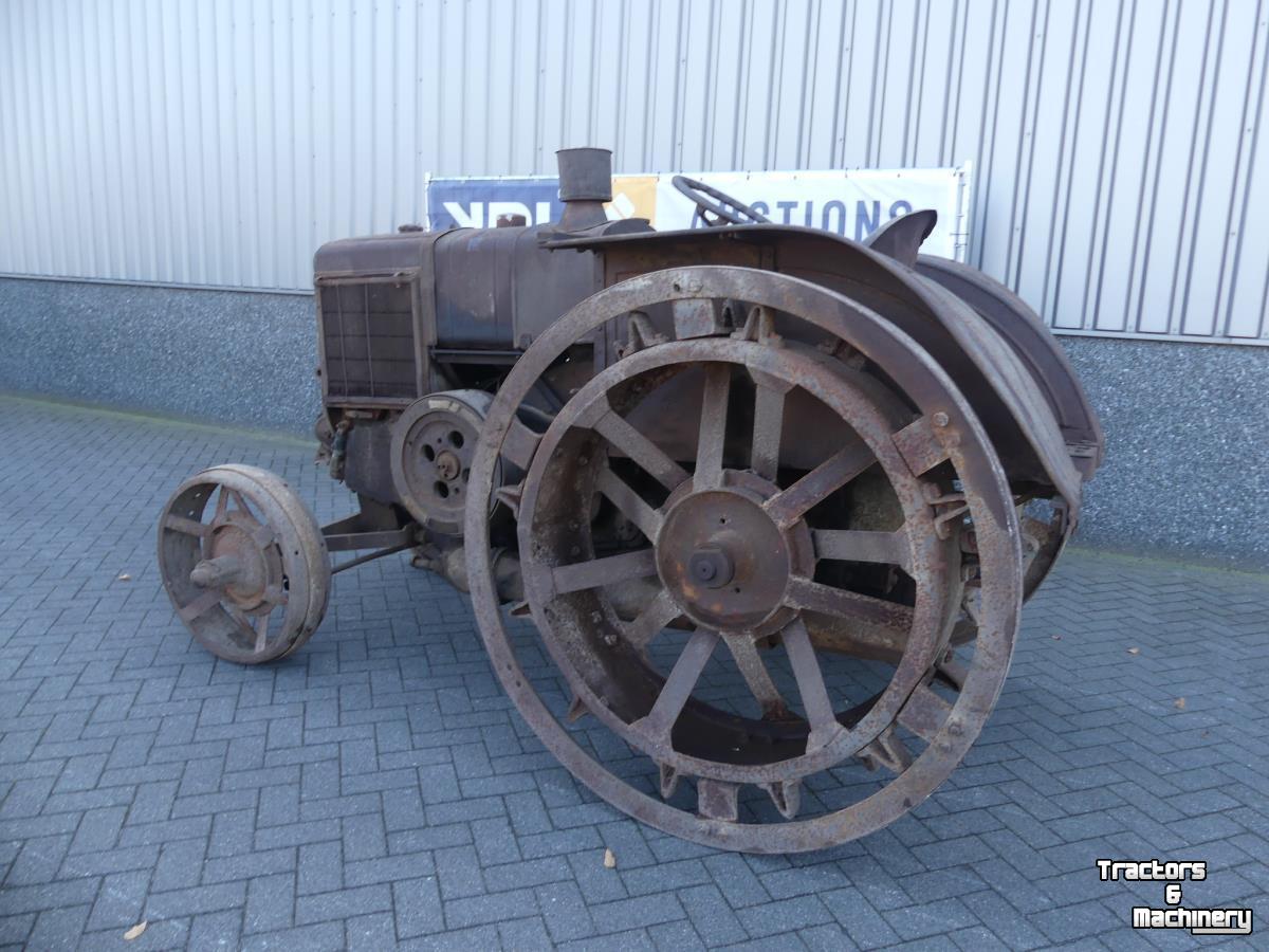 Tractor / Trekker  HSCS R30-35