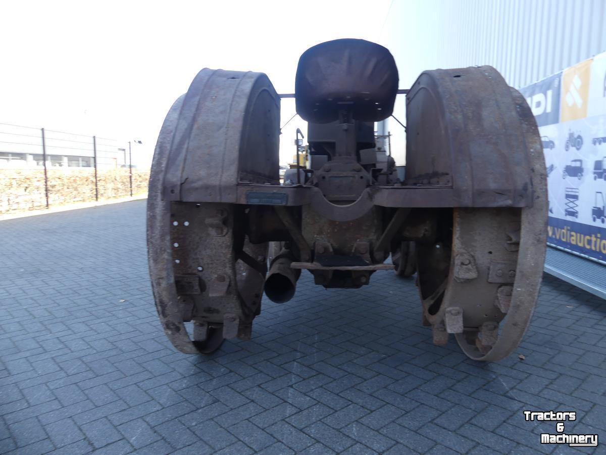 Tractor / Trekker  HSCS R30-35