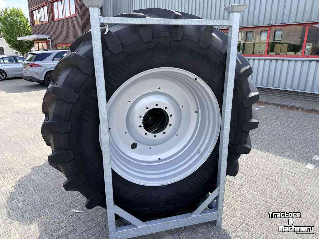 Wielen, Banden, Velgen & Afstandsringen Trelleborg 710/70R42 + Mitas 600/70