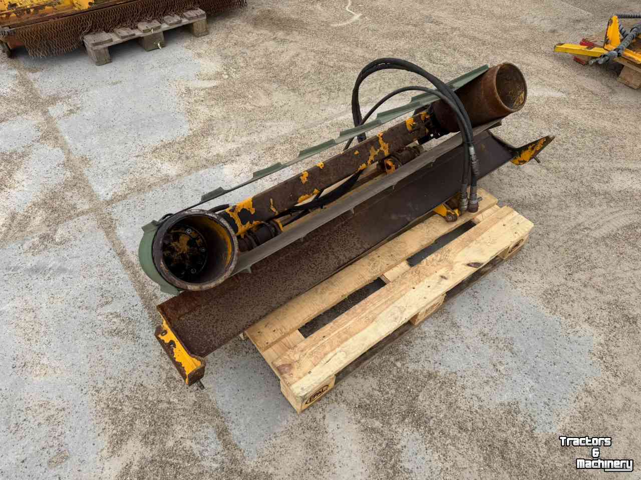 Klepelmaaier Herder Transportband 150 afvoerband