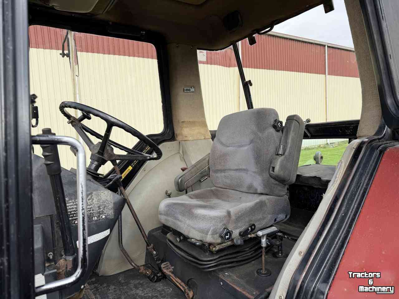 Tractor / Trekker Case-IH 1255XL 40km/u
