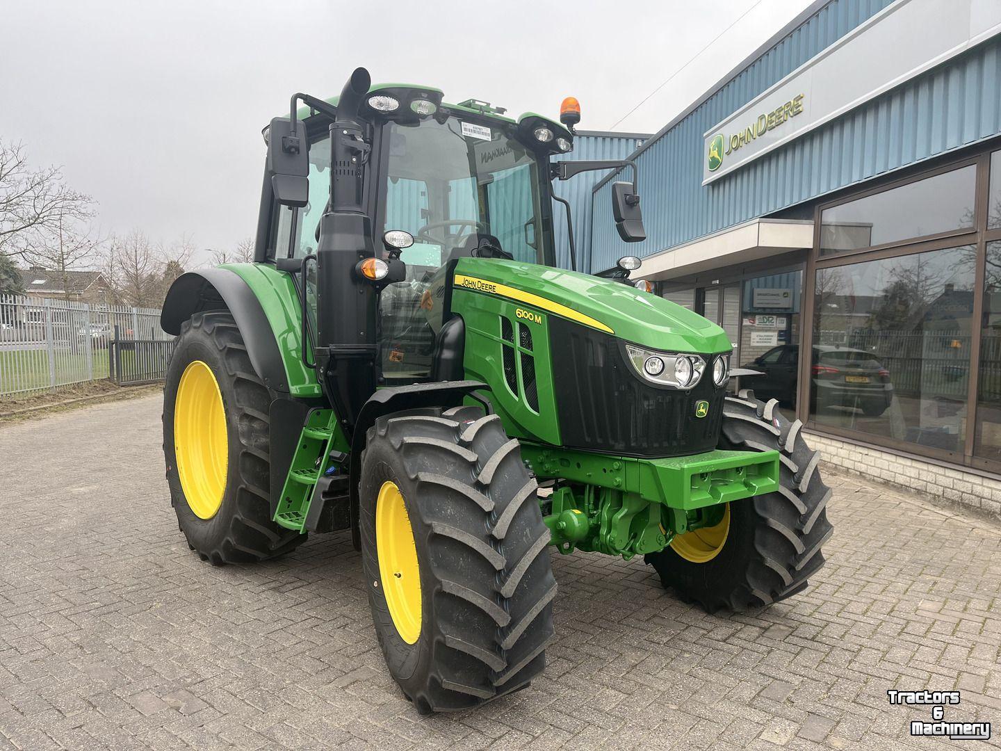 Tractor / Trekker John Deere 6100M