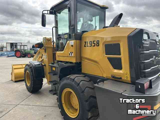 Shovel / Wiellader / Kniklader  terramax  zl958
