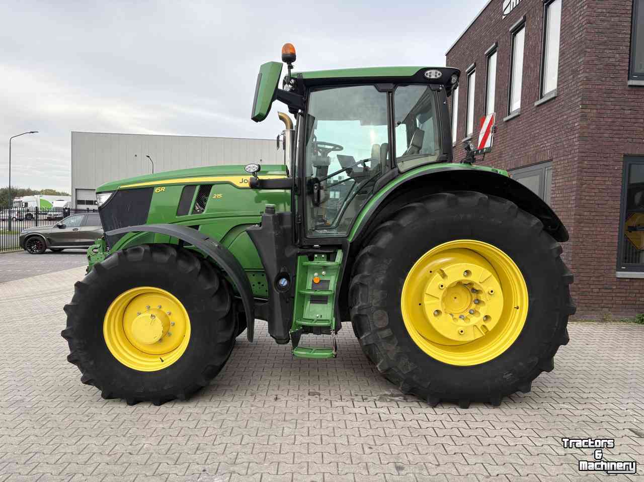 Tractor / Trekker John Deere 6R215
