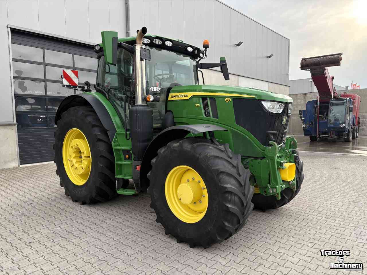 Tractor / Trekker John Deere 6R215