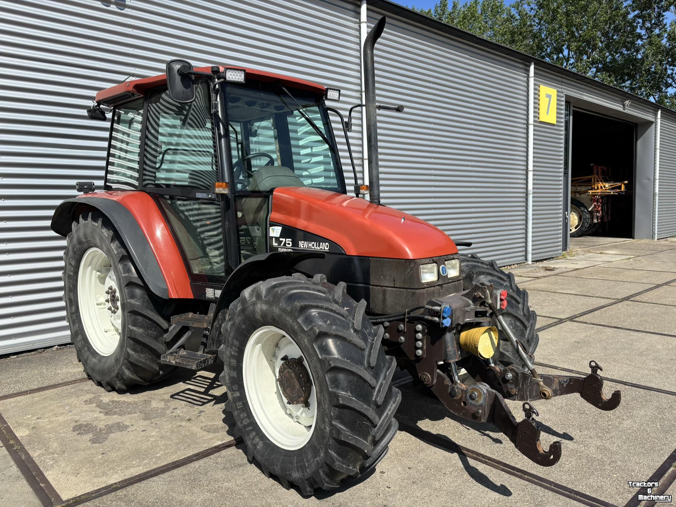 Tractor / Trekker New Holland L75