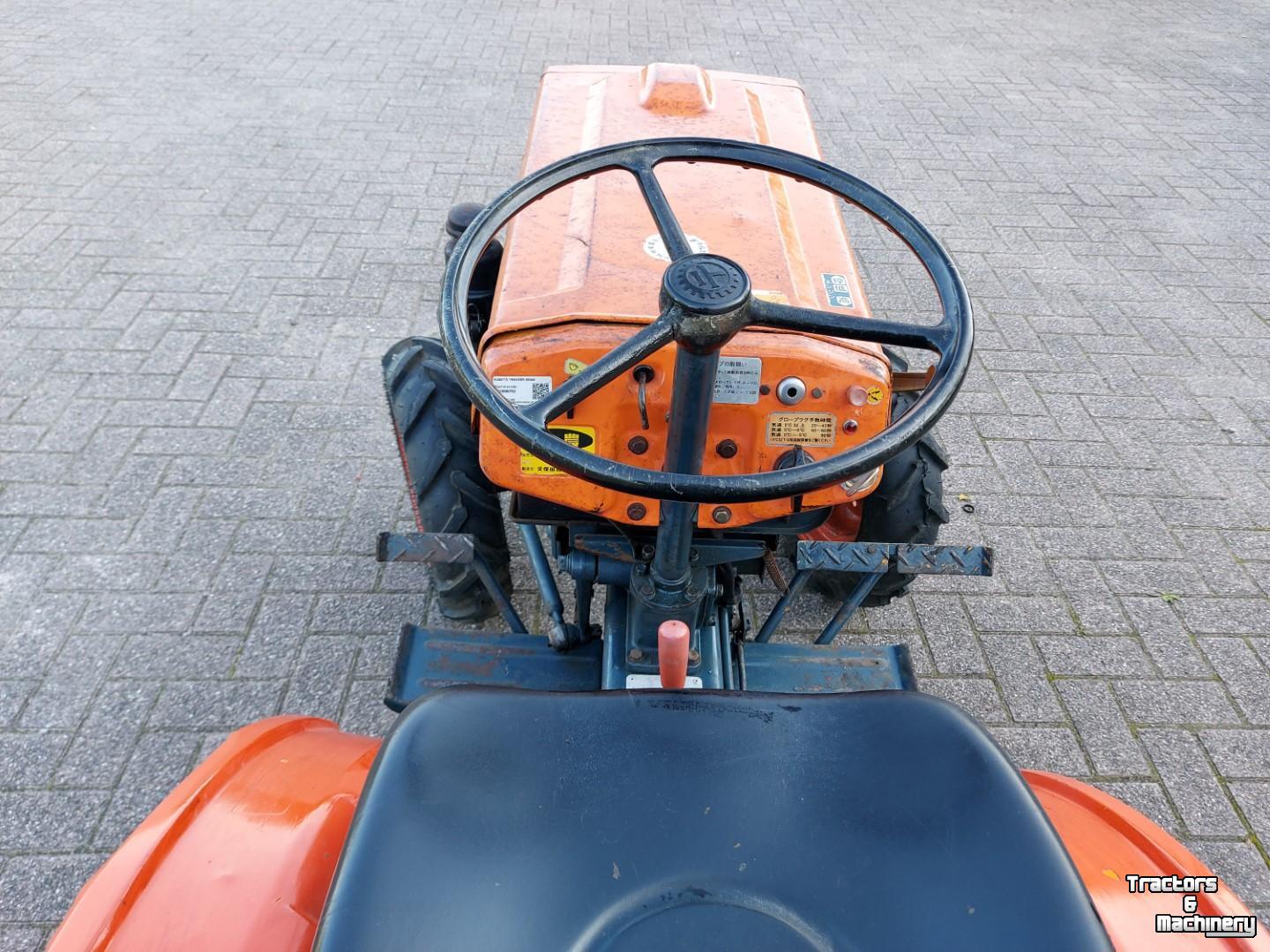 Smalspoor tractor Kubota B6000