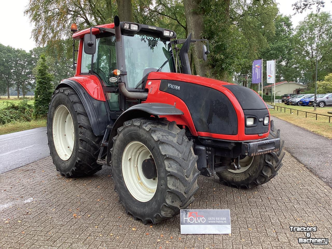 Tractor / Trekker Valtra Valtra T 190     (rood)