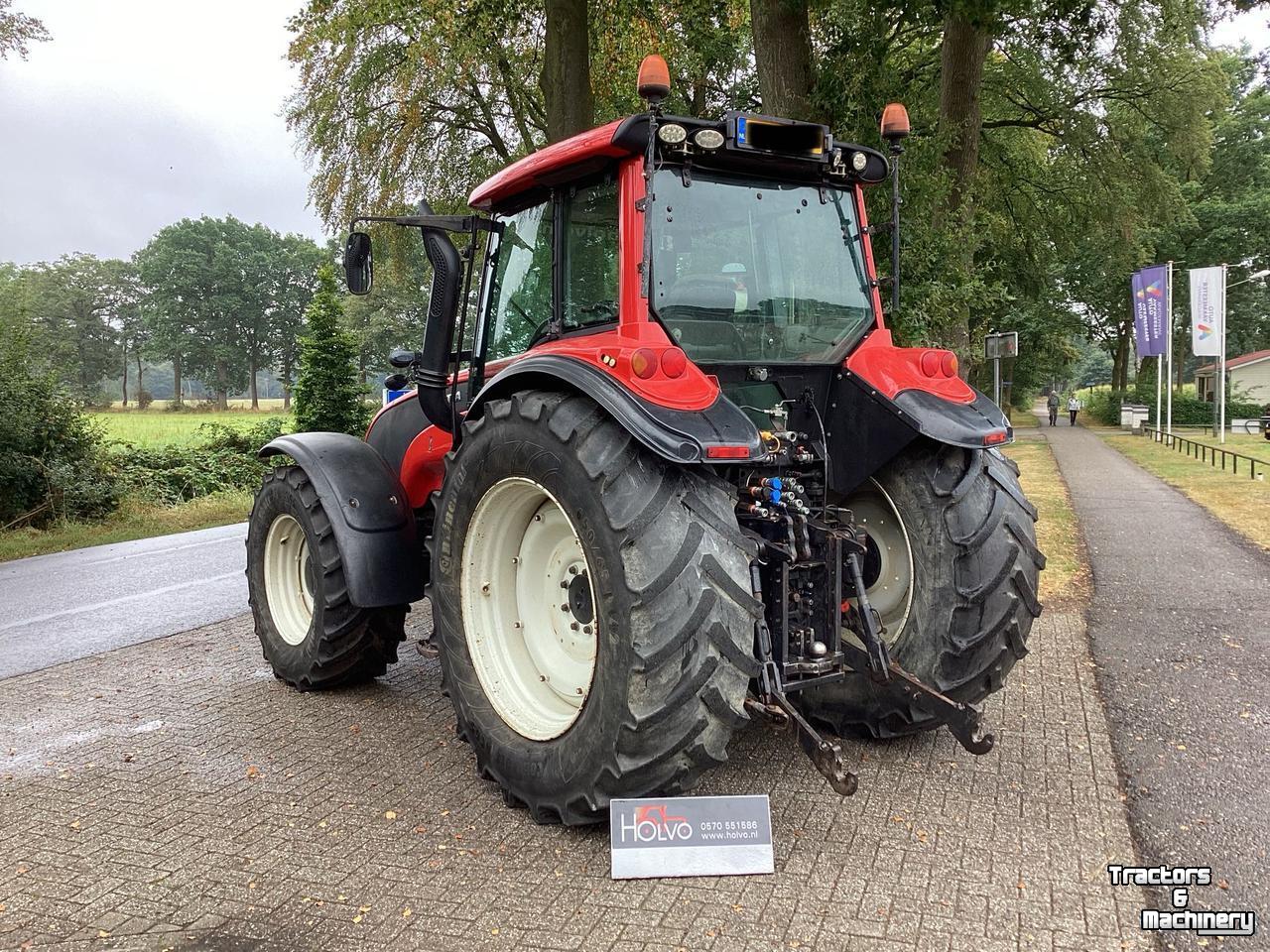 Tractor / Trekker Valtra Valtra T 190     (rood)