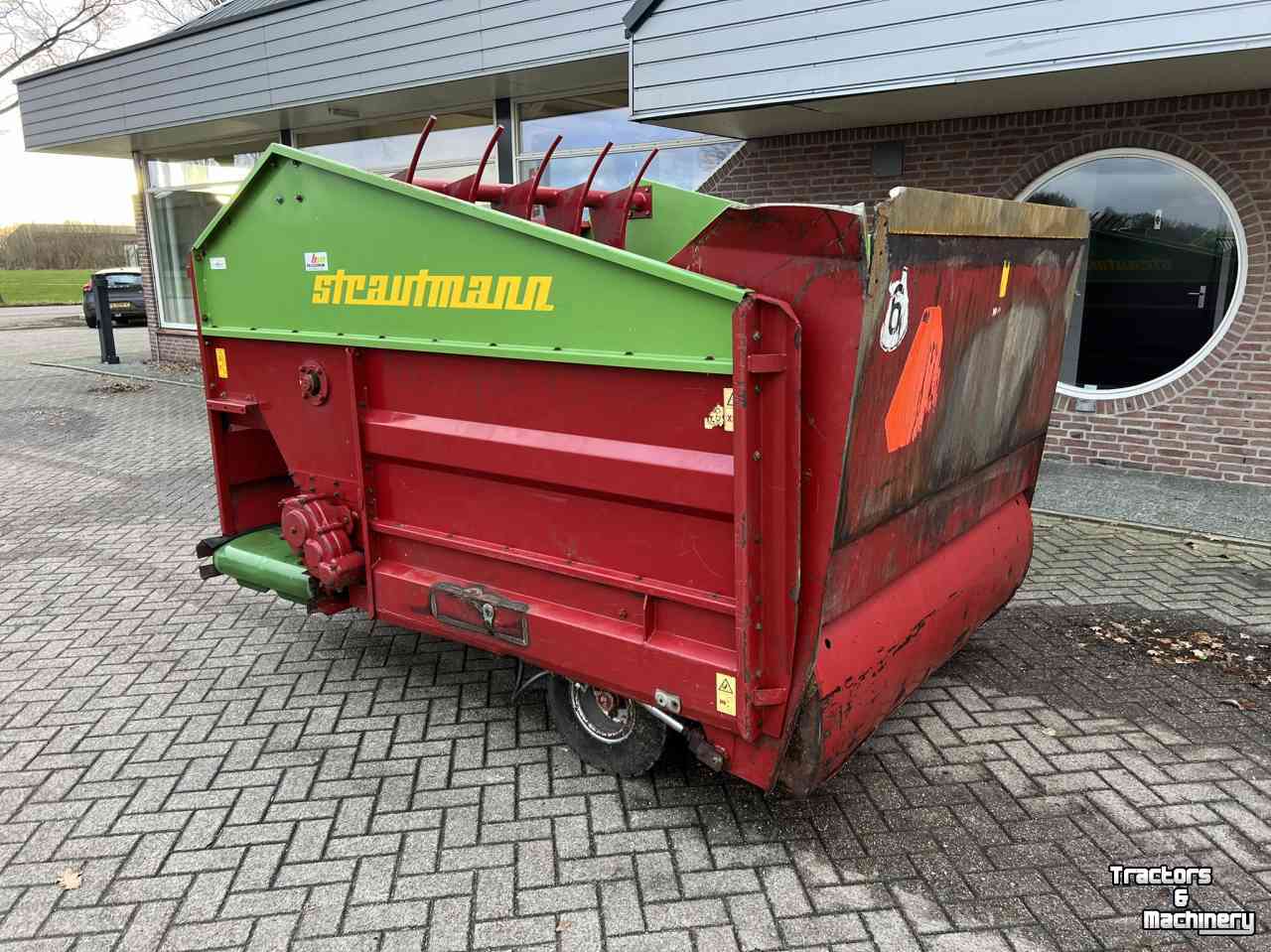 Blokkendoseerwagen Strautmann BVW blokkenwagen