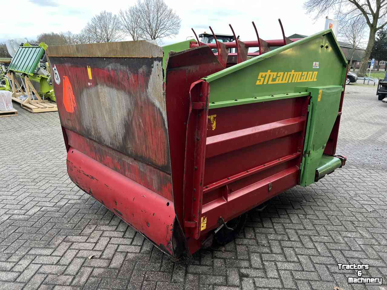 Blokkendoseerwagen Strautmann BVW blokkenwagen
