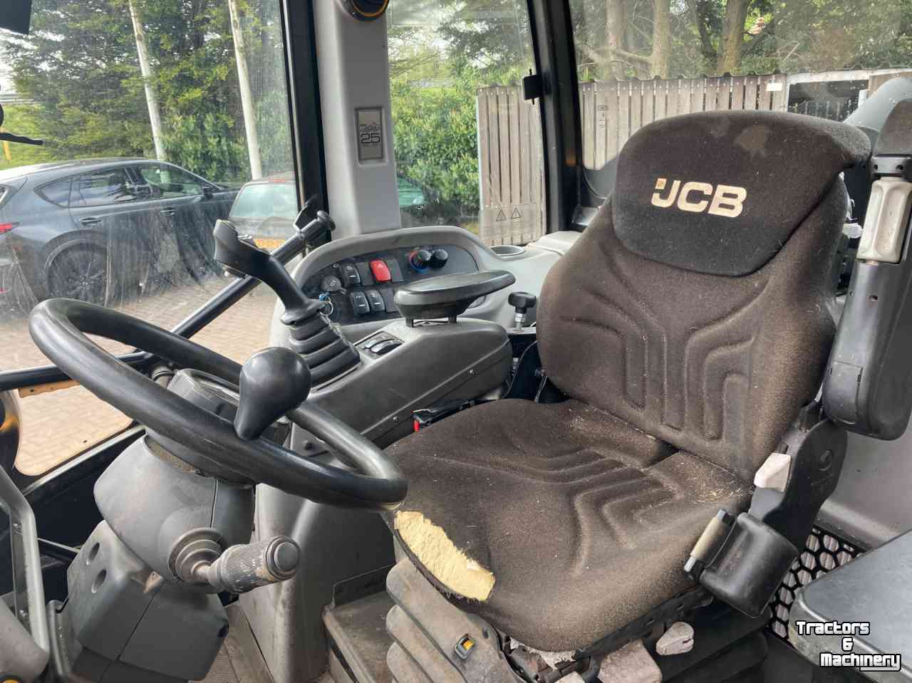 Telescopische Shovel / Wiellader / Kniklader JCB TM320