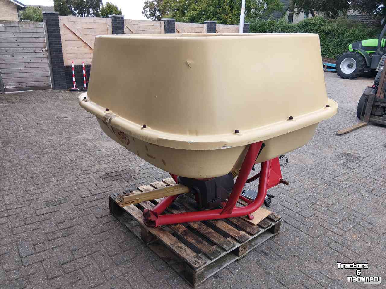 Kunstmeststrooier Vicon kunstmeststrooier / Pendelstrooier