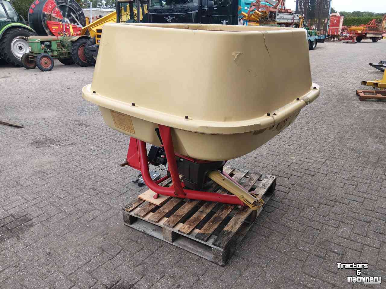 Kunstmeststrooier Vicon kunstmeststrooier / Pendelstrooier