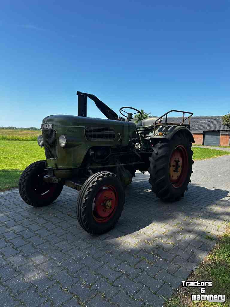 Tractor / Trekker Fendt Farmer 1 met hef en maaibalk