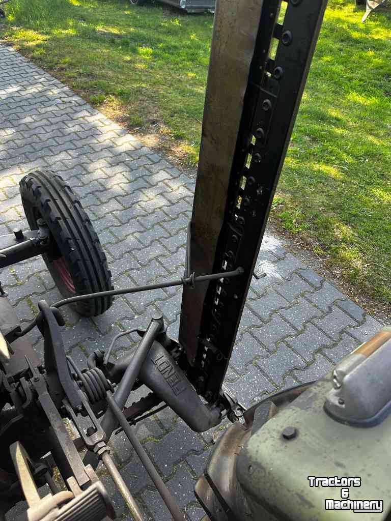 Tractor / Trekker Fendt Farmer 1 met hef en maaibalk