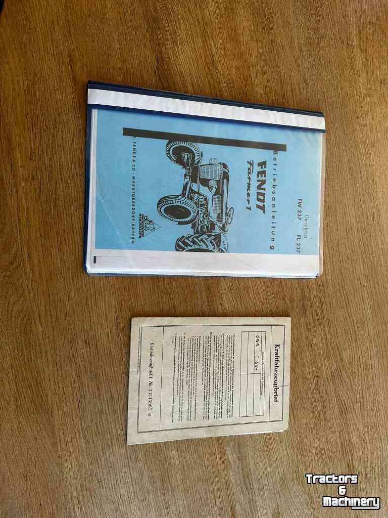 Tractor / Trekker Fendt Farmer 1 met hef en maaibalk