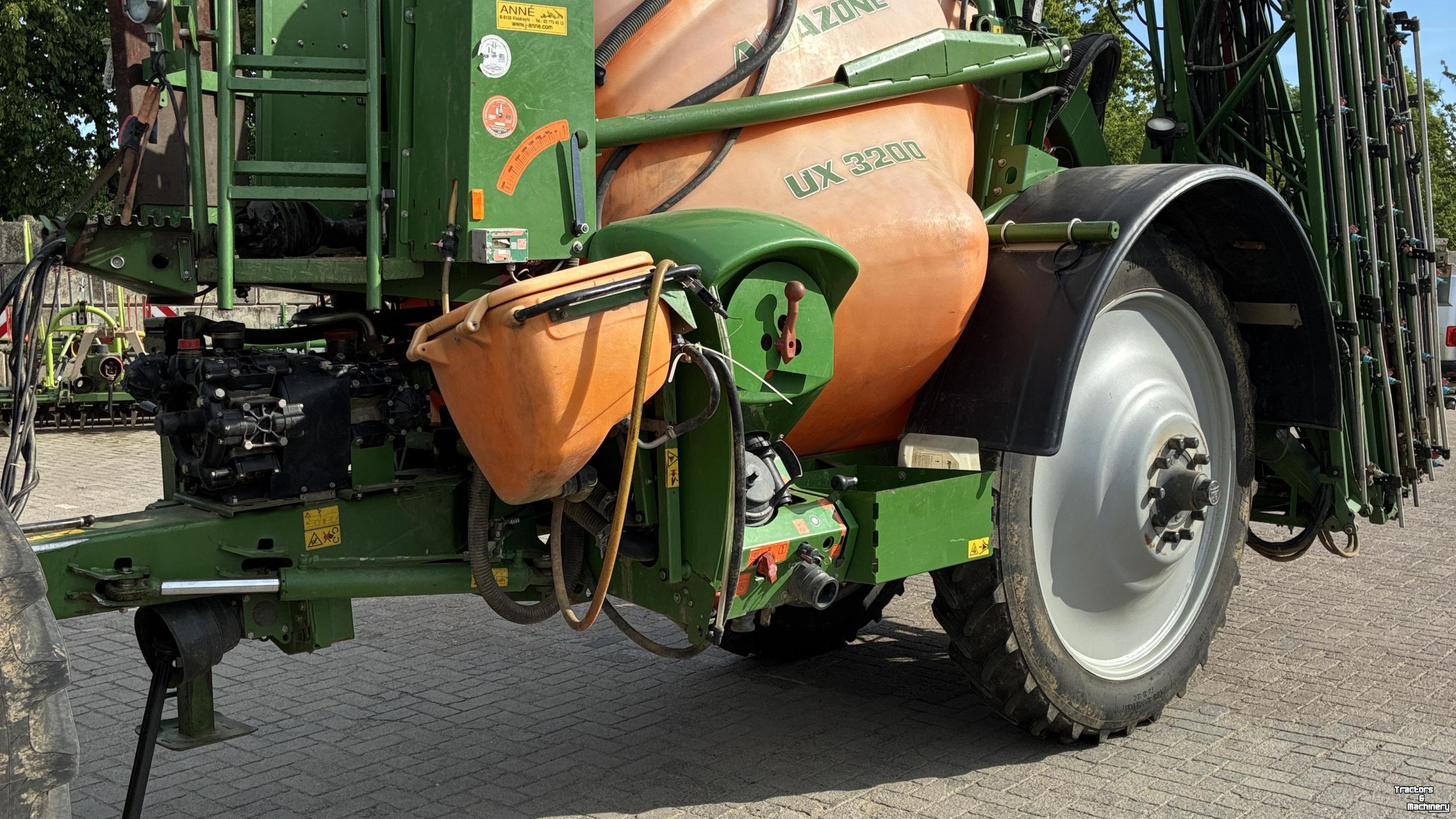 Gedragen Veldspuit Amazone UX 3200 Special