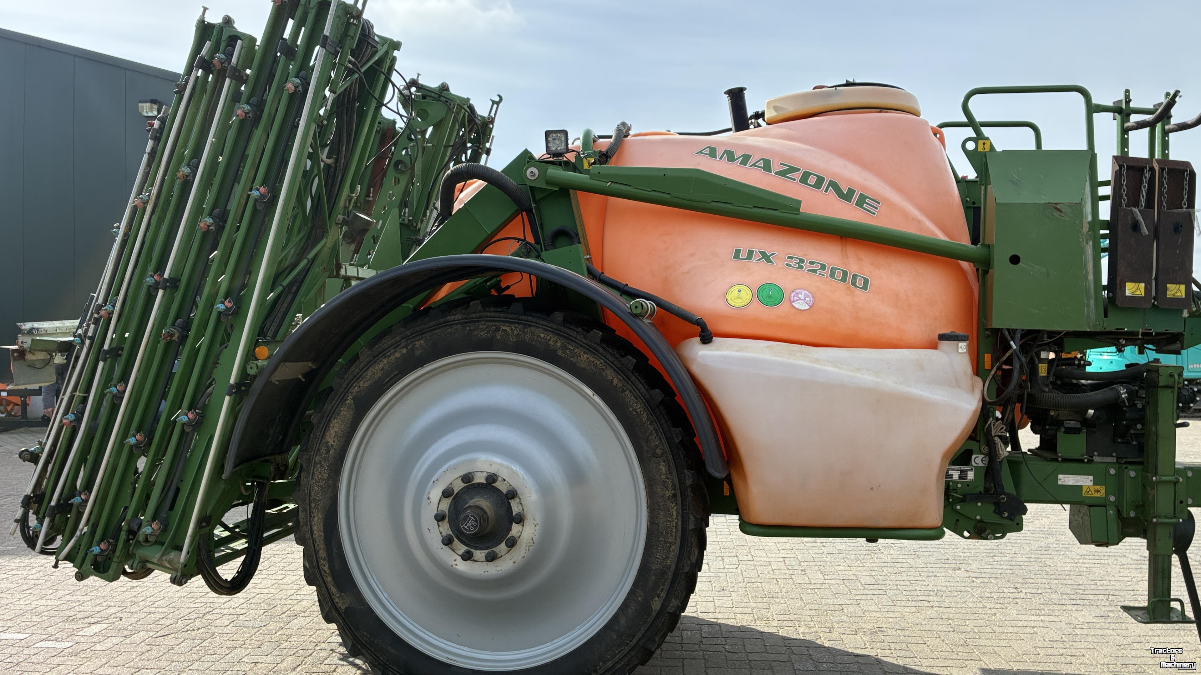 Veldspuit Amazone UX 3200 Special