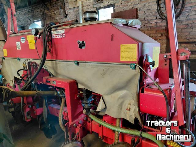 Zaaimachine Becker Becker  6 Rij Maiszaaier 