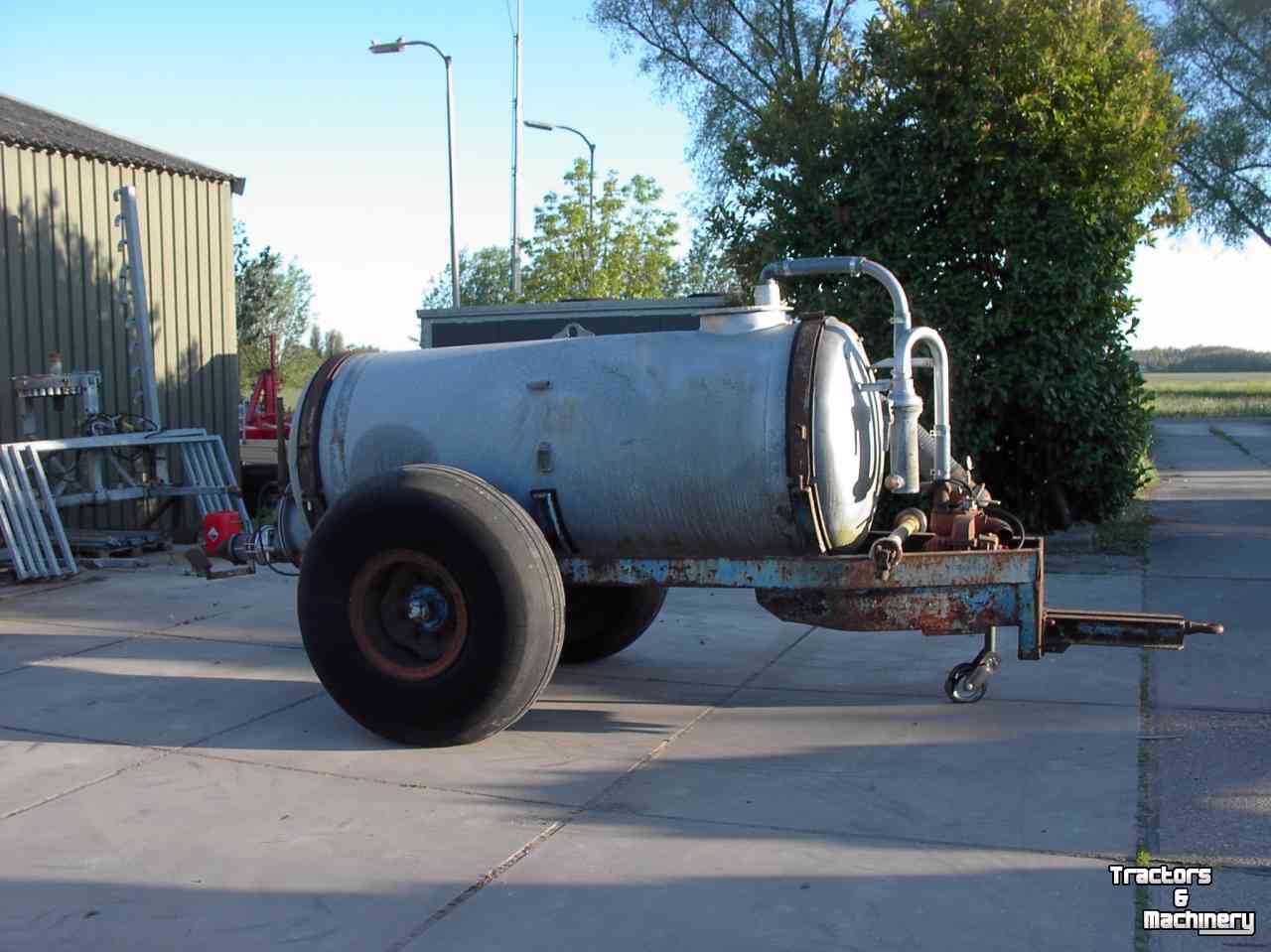Mesttank Bazzoli 2600