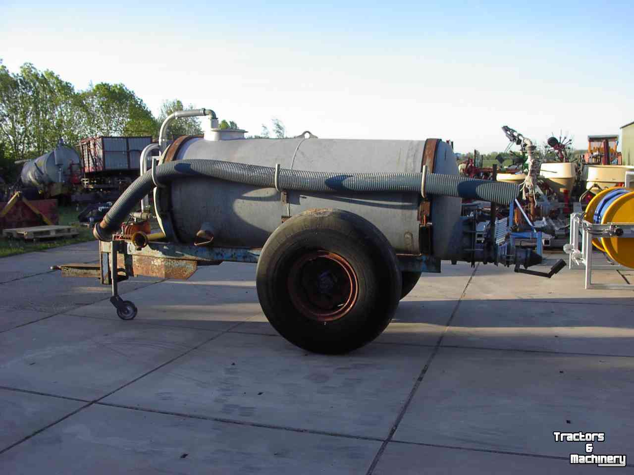 Mesttank Bazzoli 2600