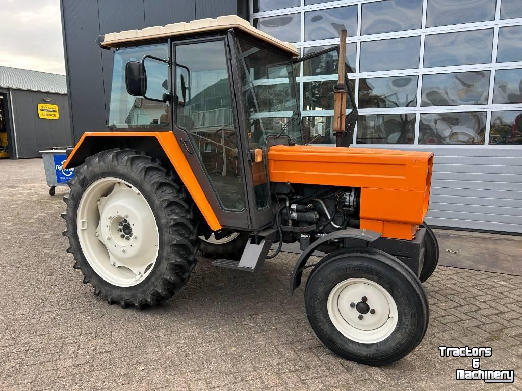 Tractor / Trekker Renault 551