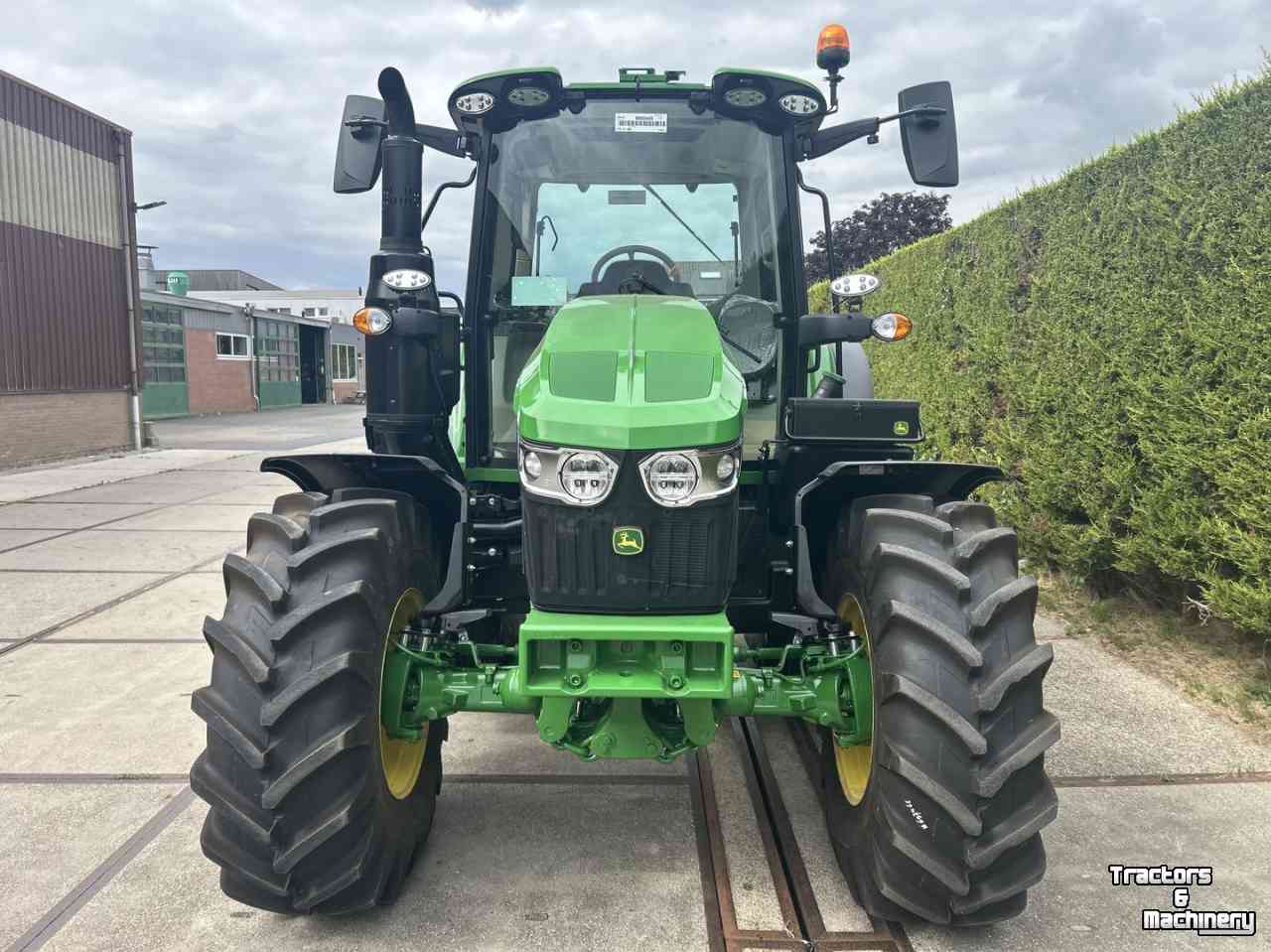 Tractor / Trekker John Deere 6M 125