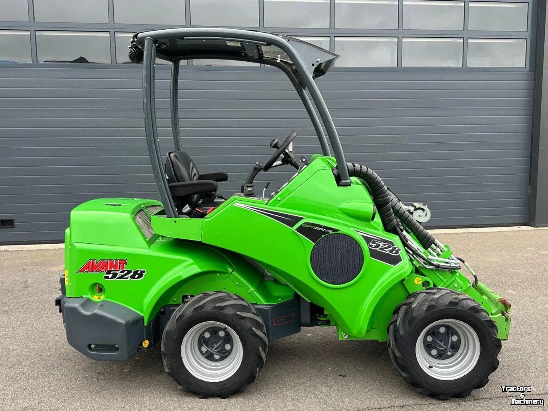 Shovel / Wiellader / Kniklader Avant 528 mini-shovel