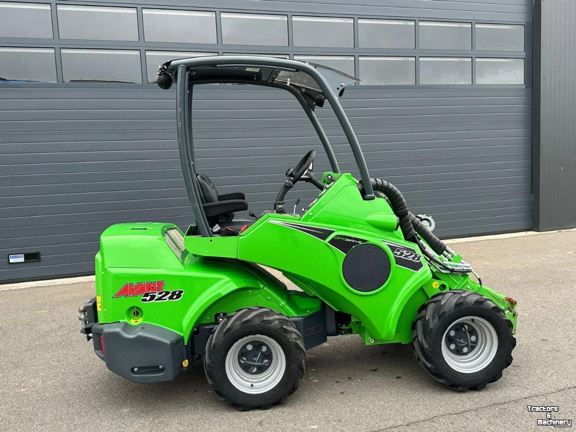 Shovel / Wiellader / Kniklader Avant 528 mini-shovel