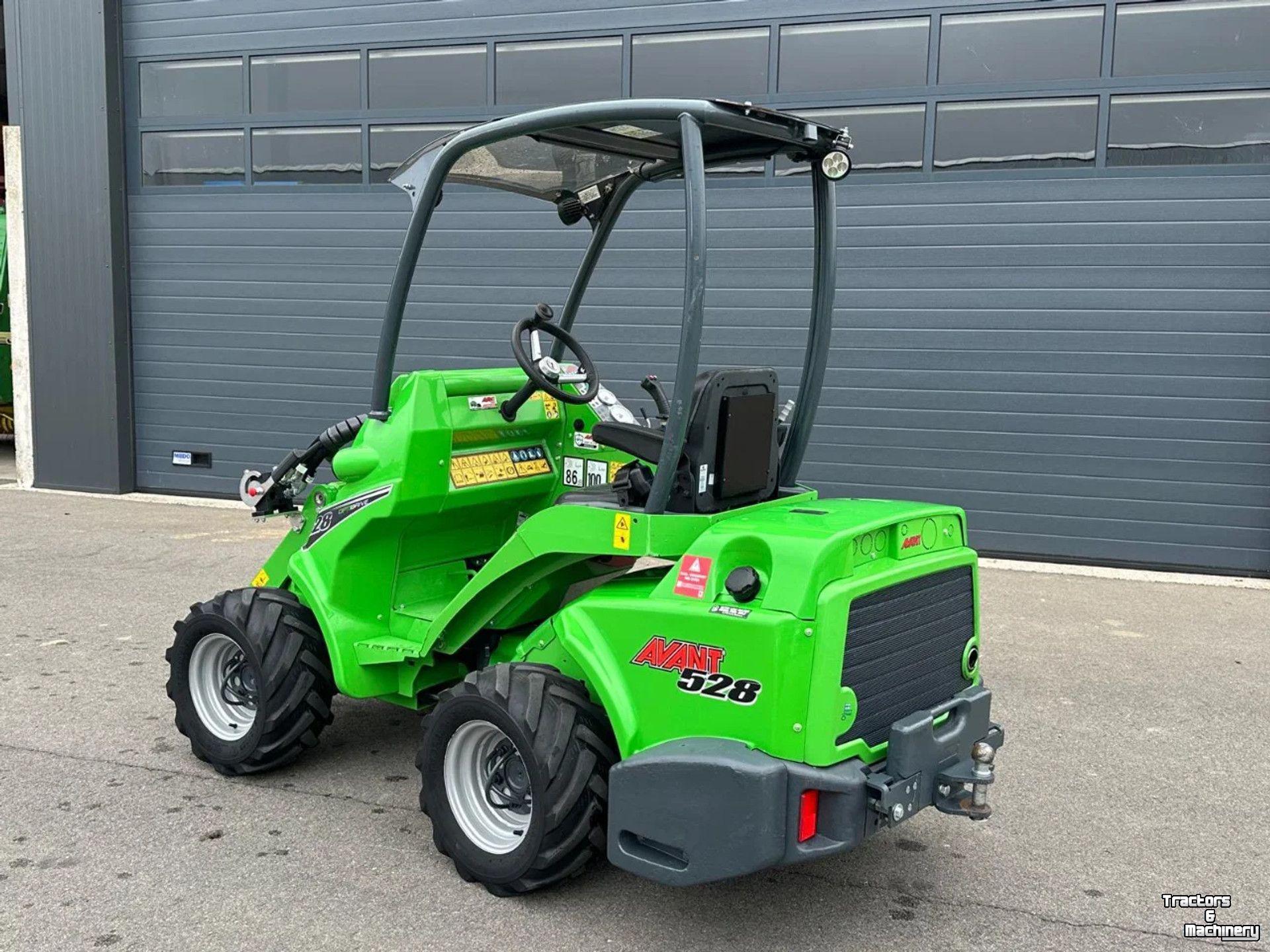 Shovel / Wiellader / Kniklader Avant 528 mini-shovel