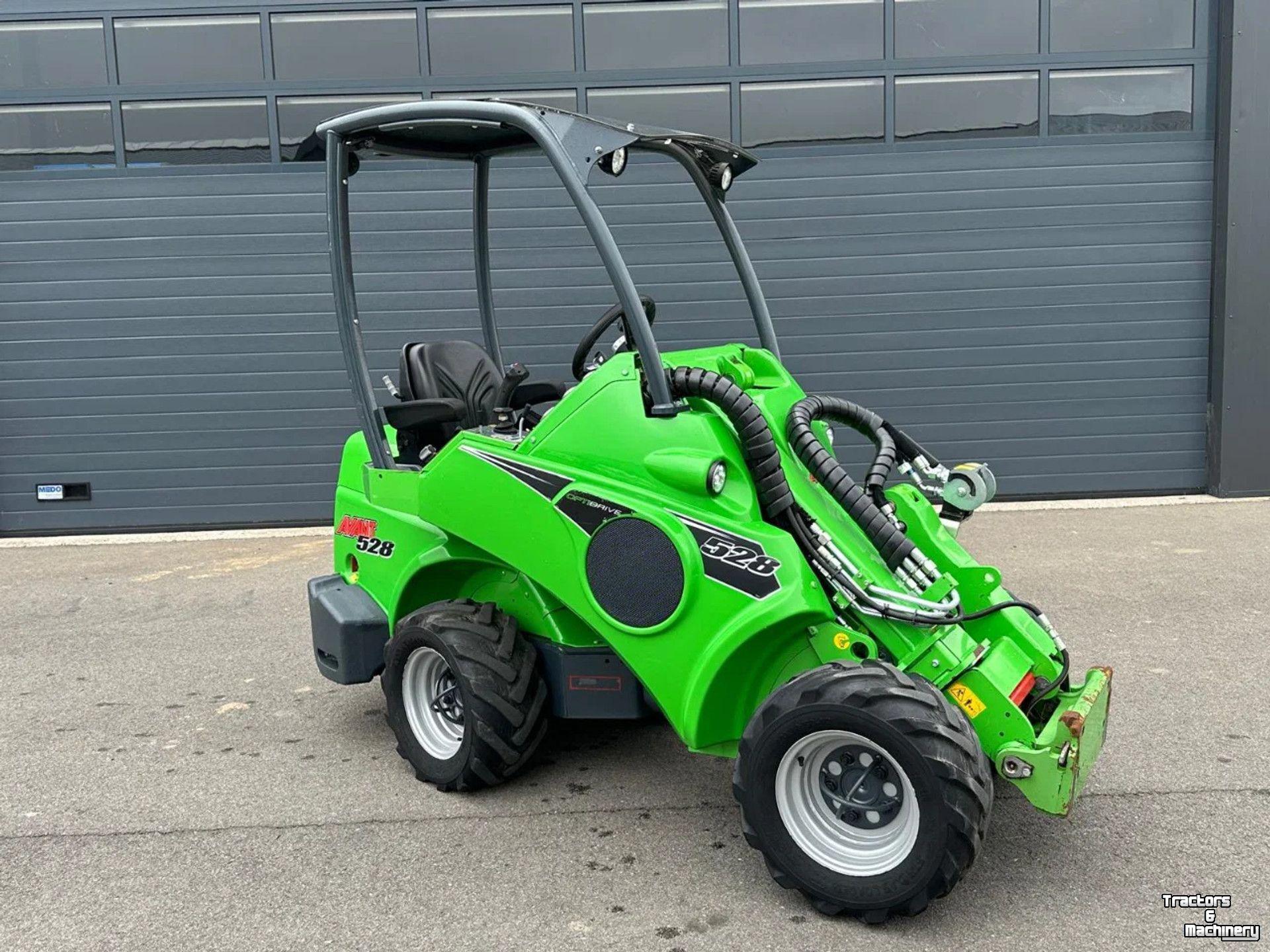 Shovel / Wiellader / Kniklader Avant 528 mini-shovel