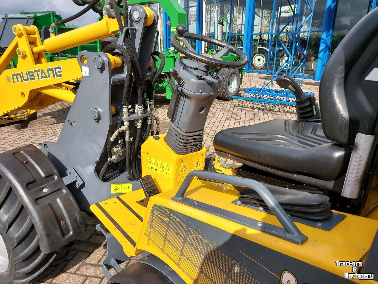 Shovel / Wiellader / Kniklader Mustang AL306