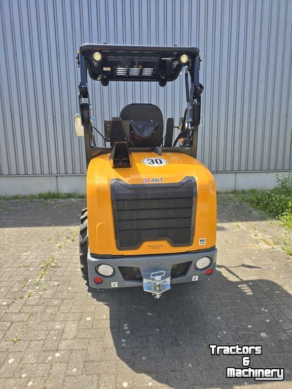 Shovel / Wiellader / Kniklader Giant G2700HD+
