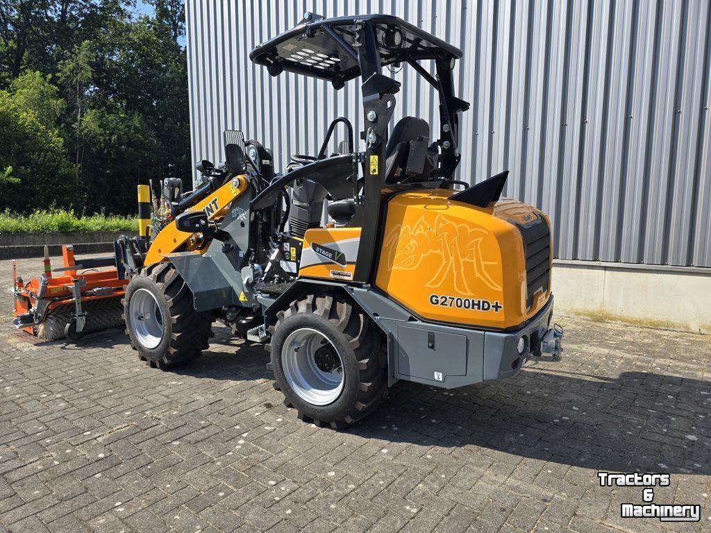 Shovel / Wiellader / Kniklader Giant G2700HD+