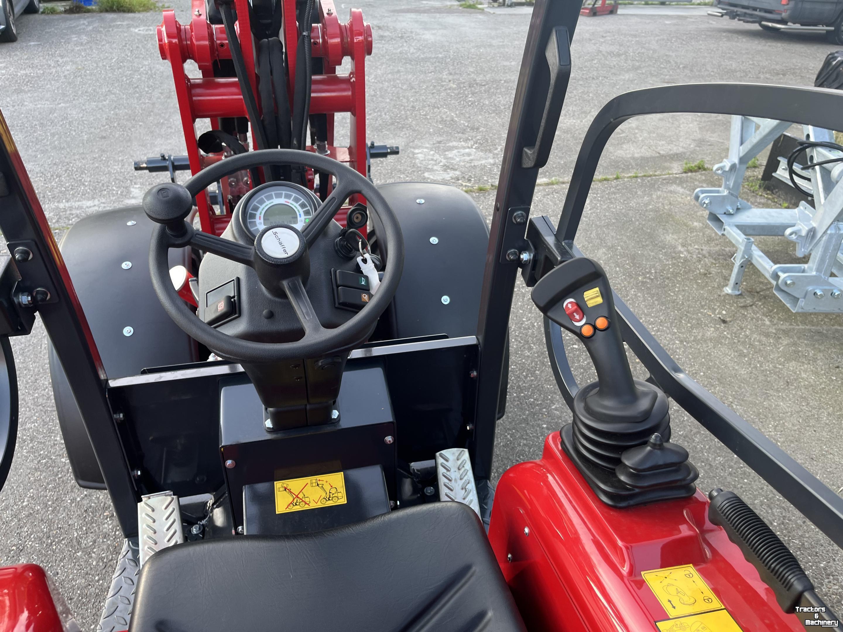 Shovel / Wiellader / Kniklader  Schaffer 2630 slt