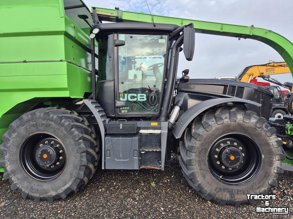Tractor / Trekker JCB Fastrac 4220 met container