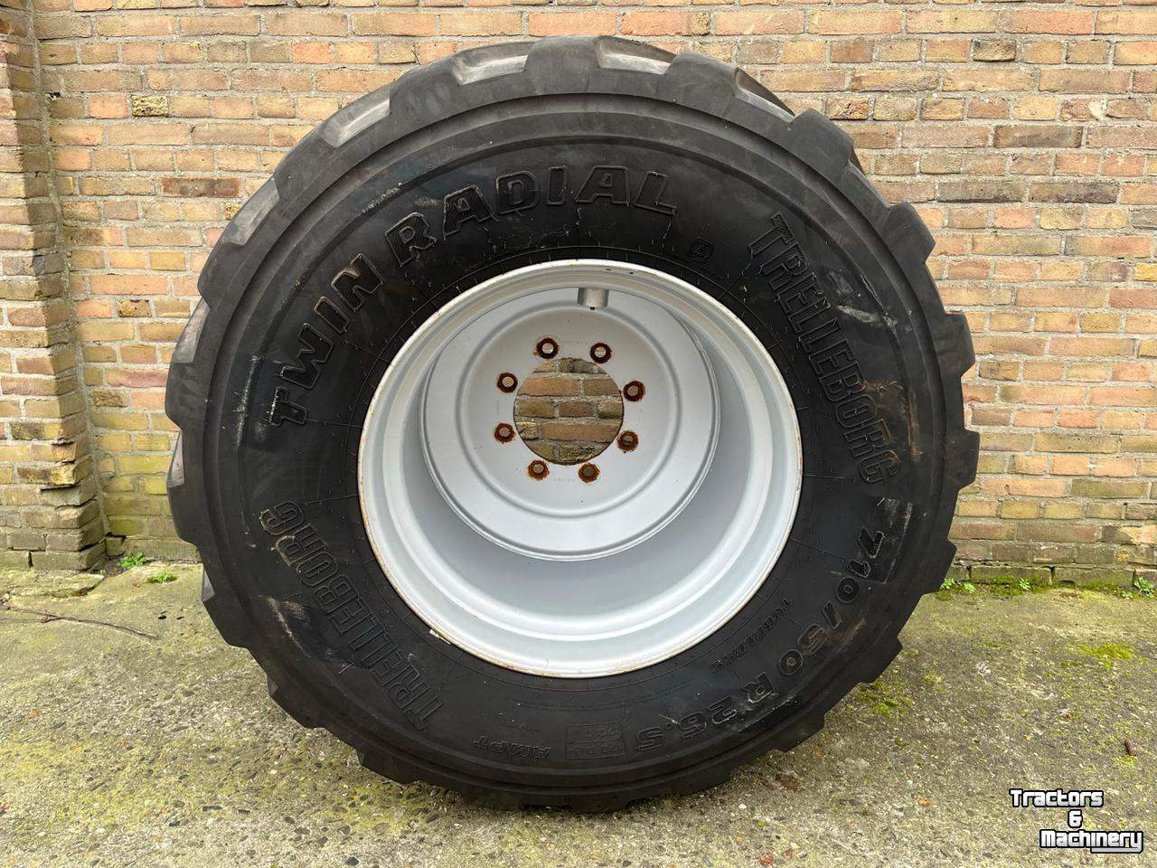 Wielen, Banden, Velgen & Afstandsringen Trelleborg TWIN RADIAL 710/50R26.5