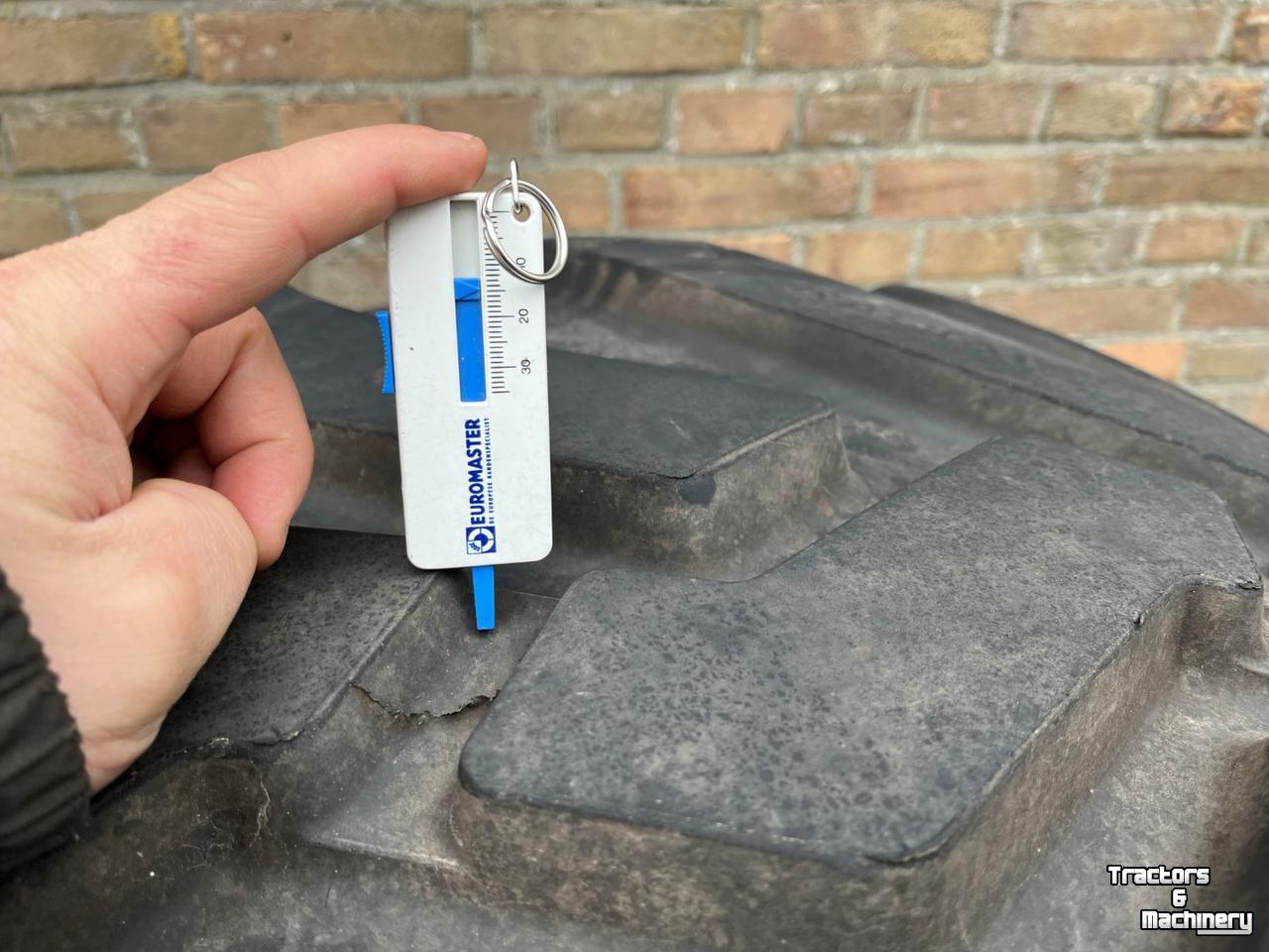 Wielen, Banden, Velgen & Afstandsringen Trelleborg TWIN RADIAL 710/50R26.5