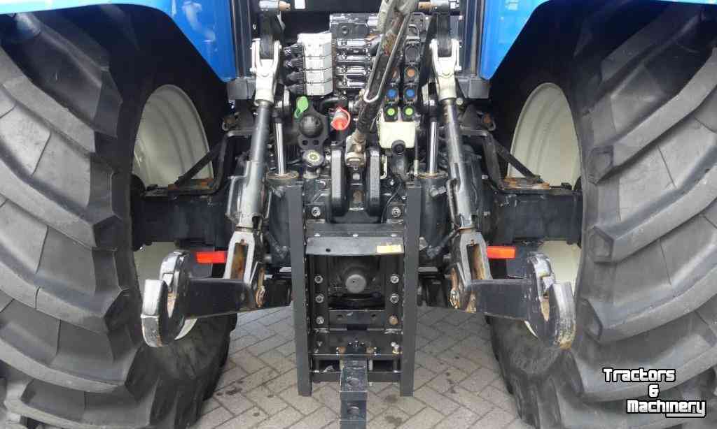 Traktoren New Holland T6080 4WD