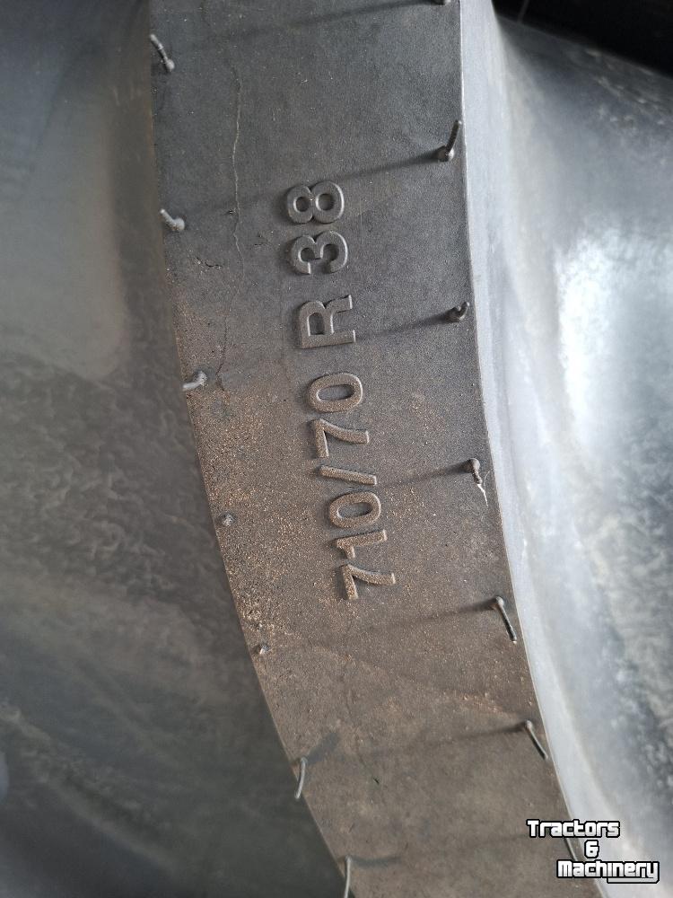 Wielen, Banden, Velgen & Afstandsringen Vredestein 710/70R38