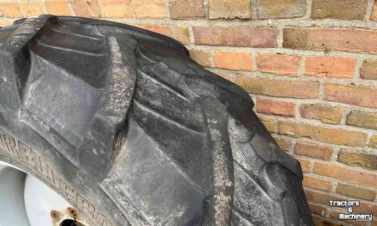 Wielen, Banden, Velgen & Afstandsringen Trelleborg TM 600 380/85R28